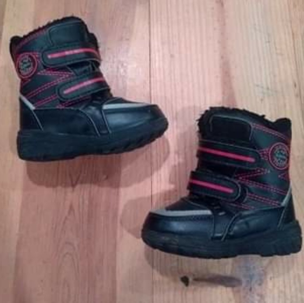 Totes snow boots